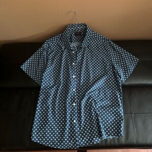UNTUCKit Navy and White Casual Button Down Shirt